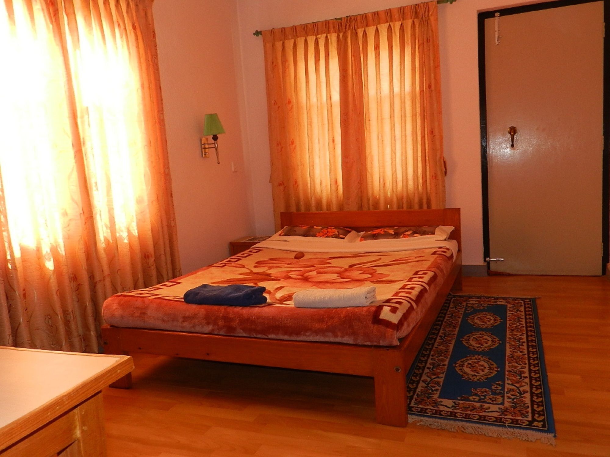 Le Rhododendron Chambres D'Hotes Kathmandu Exterior photo